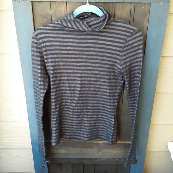rag & bone Tops - NWOT Rag & bone Jean stripe Turtleneck size XS.